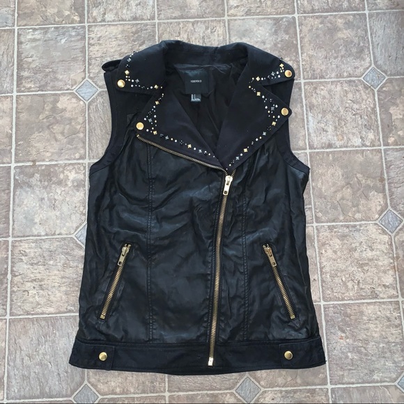 ‼️SOLD‼️black faux leather studded vest - Picture 2 of 9